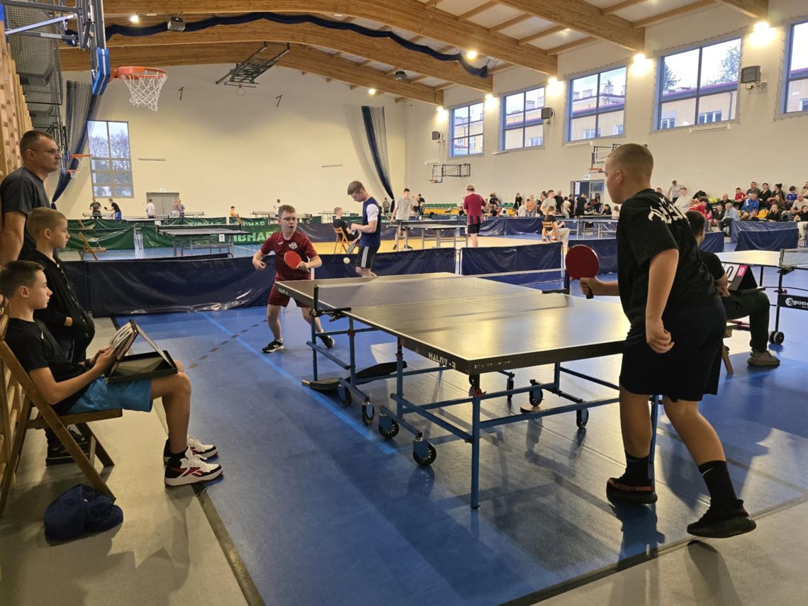 Tenisowe zmagania amatorów Tenisowe zmagania amatorów