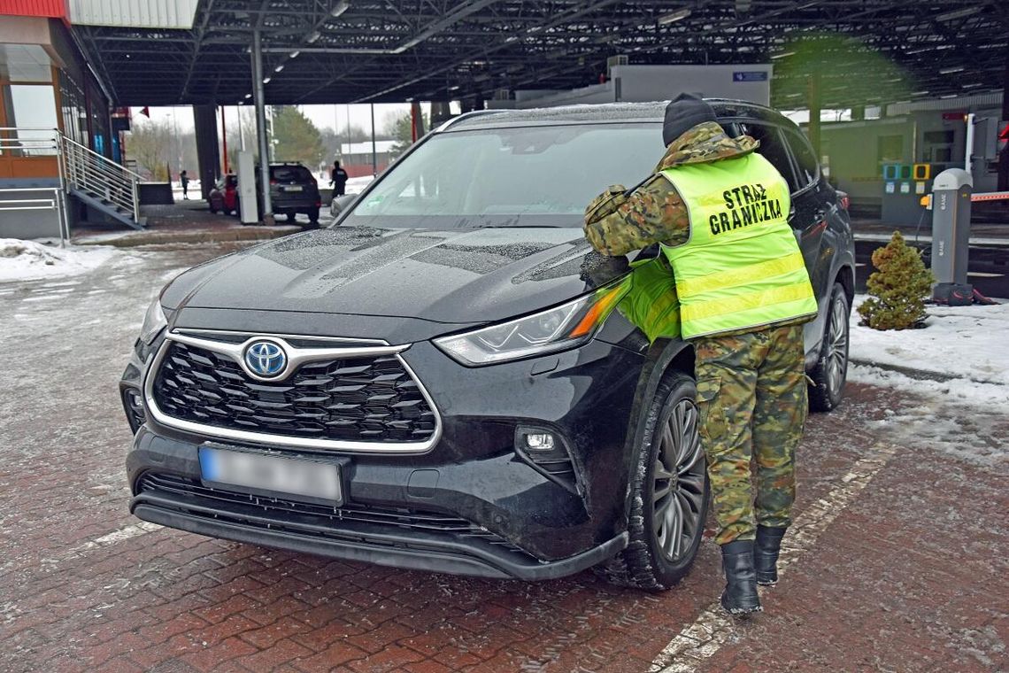 Terespol. Chciał wyjechać z Polski Toyotą z fałszywymi tablicami
