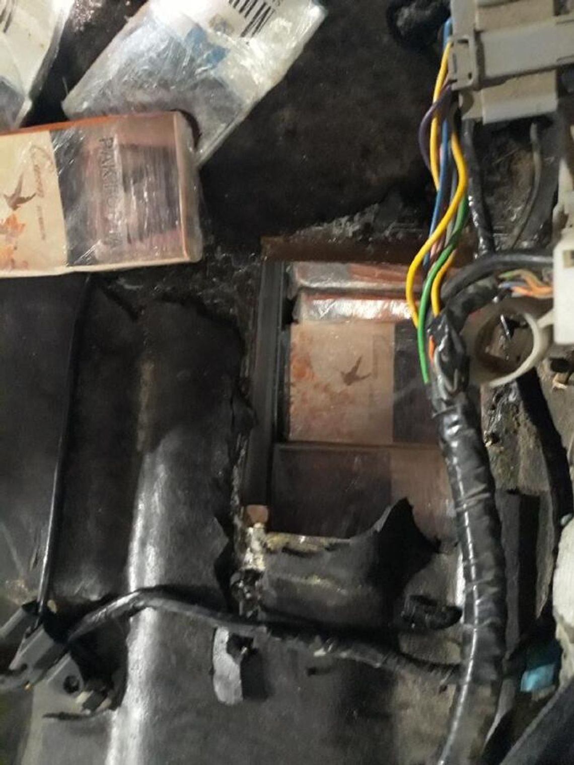 Terespol. Kontrabanda w skrytkach samochodowych