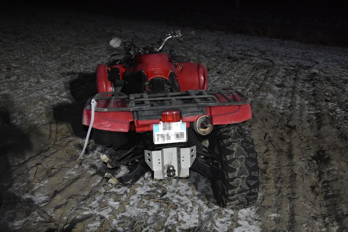 Quad uderzył w drzewo, jedna osoba nie żyje