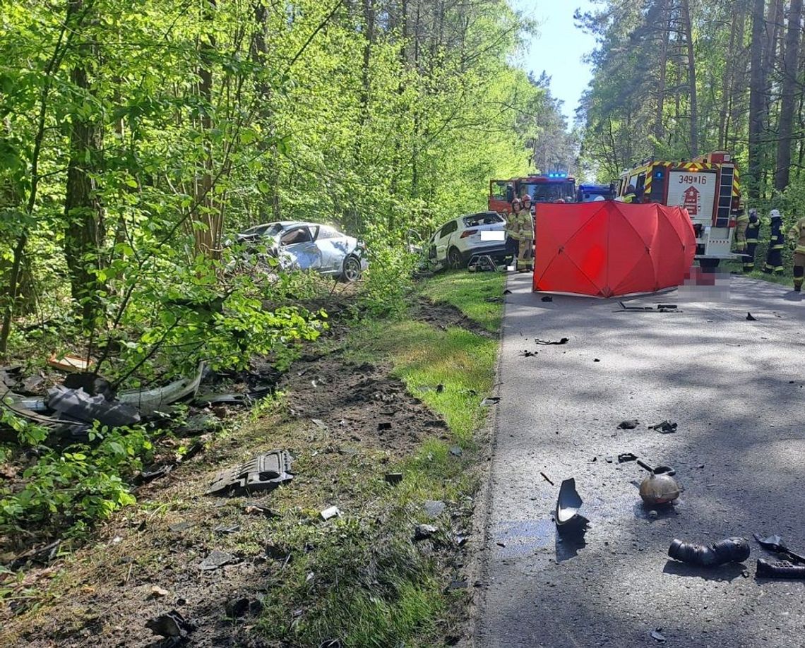 Tragiczny finał wyprzedzania. Nie żyje kierowca osobówki