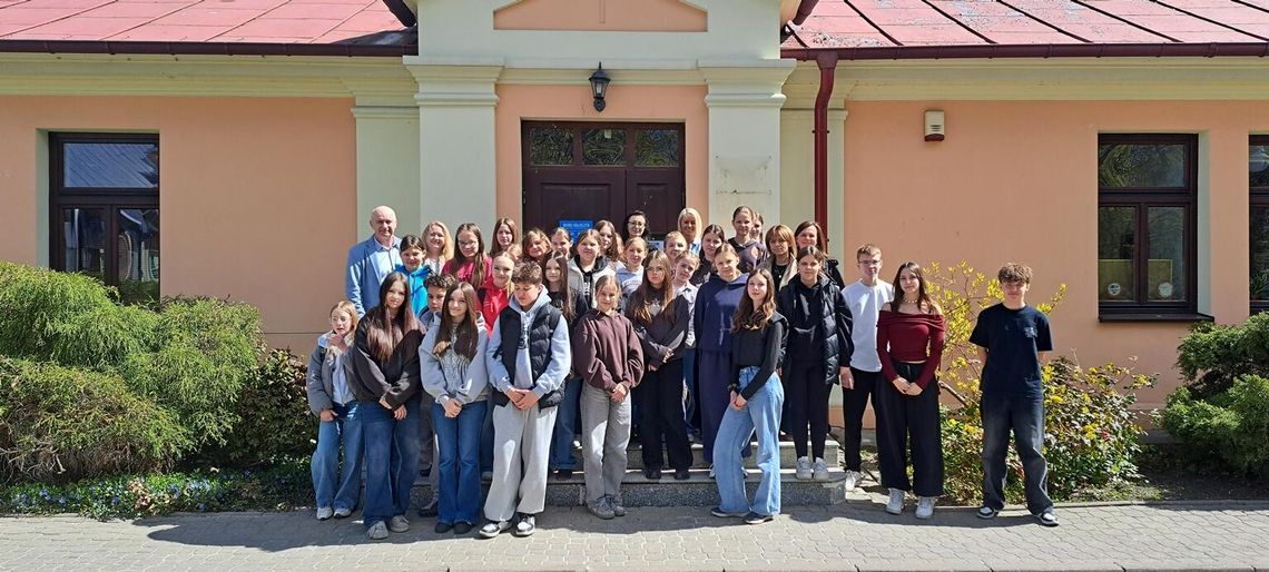 Uczniowie z Rzeczycy odwiedzili redakcję