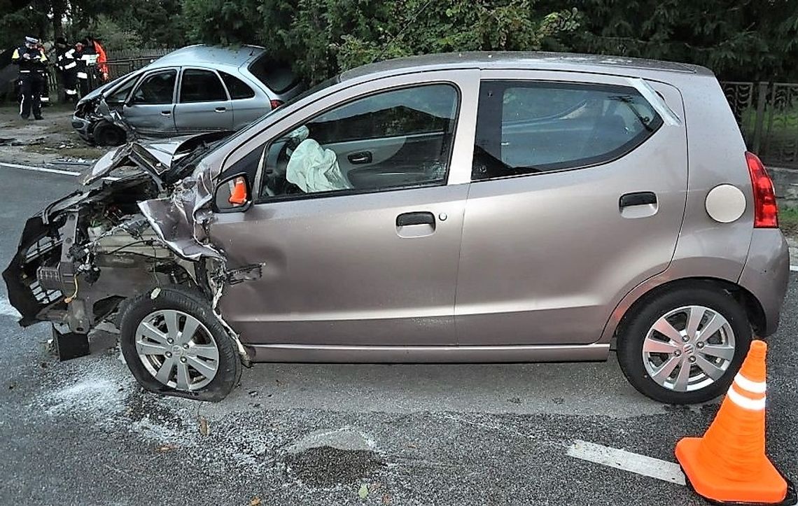 Uderzył w zaparkowane auto