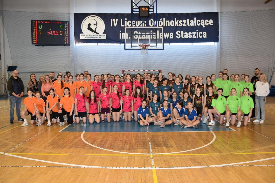 W kosza w Białej najlepiej grają uczennice SP 2