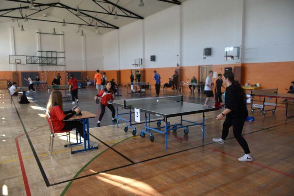 W Rokitnie grano w tenisa W Rokitnie grano w tenisa