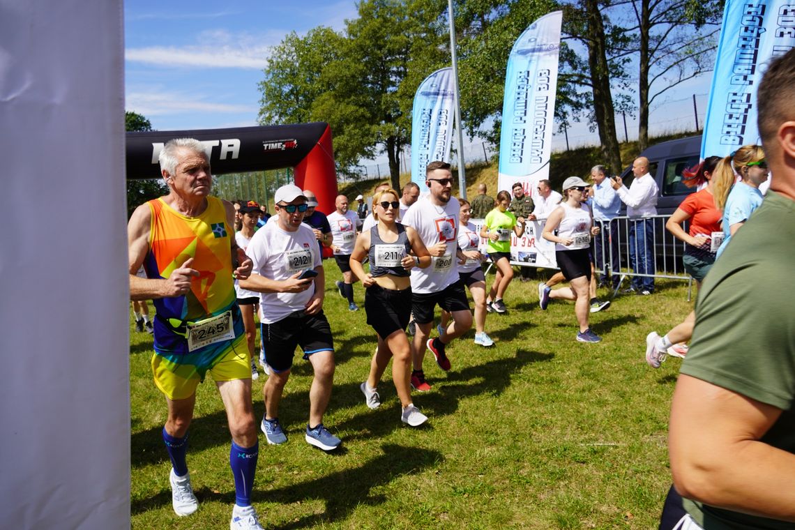 W Starej Wsi pobiegli dla pamięci Dywizjonu 303 [ZDJĘCIA]