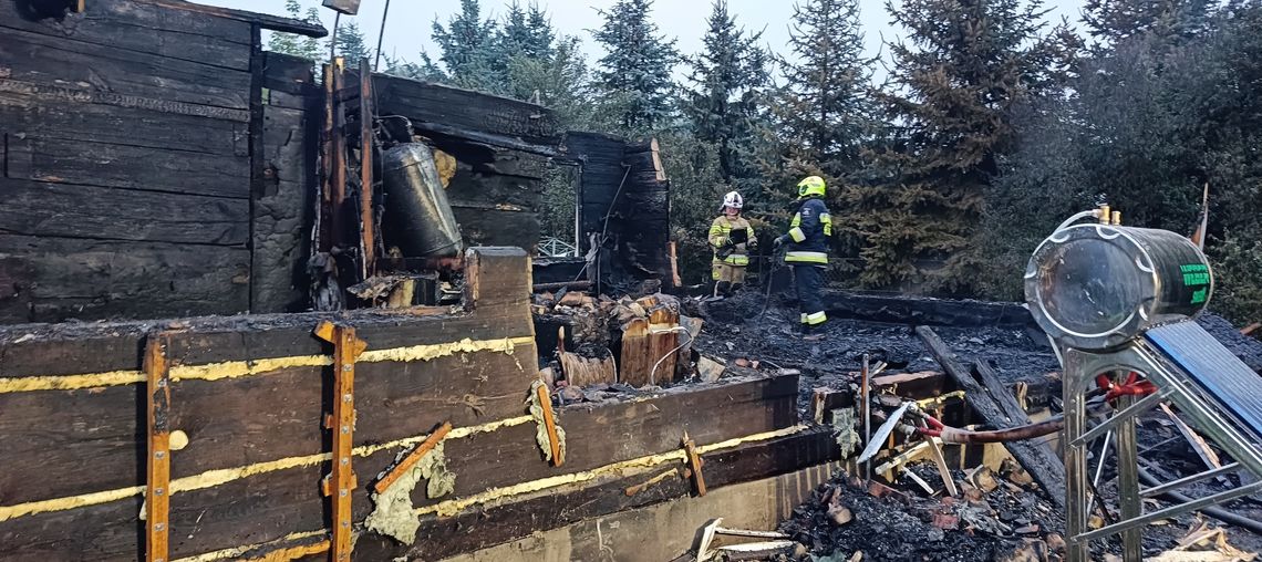 W zgliszczach znaleźli dwa ciała