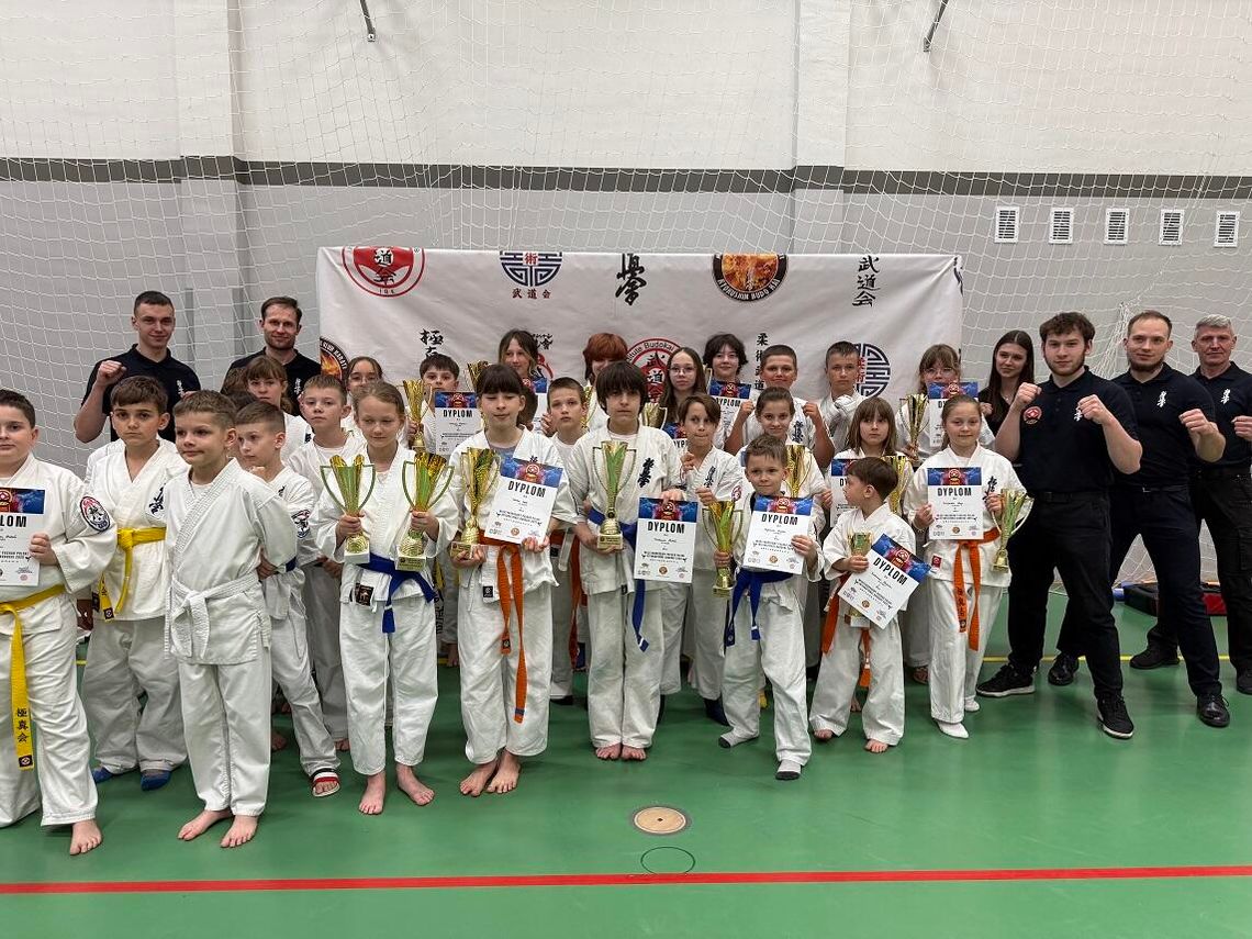 Walczyli bialscy karatecy