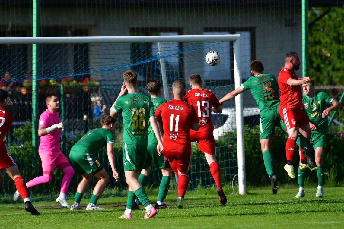 Weekendowe zmagania klasy okręgowej [GALERIA ZDJĘĆ]
