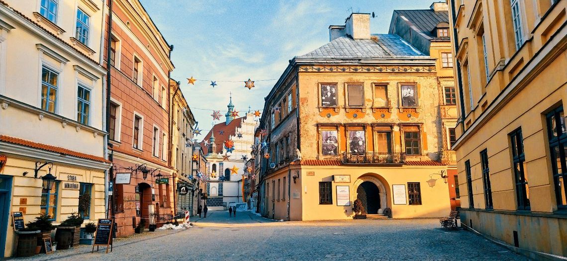 Wisznice. Lekcja biblioteczna pod hasłem „Od jaskini do kamienicy”