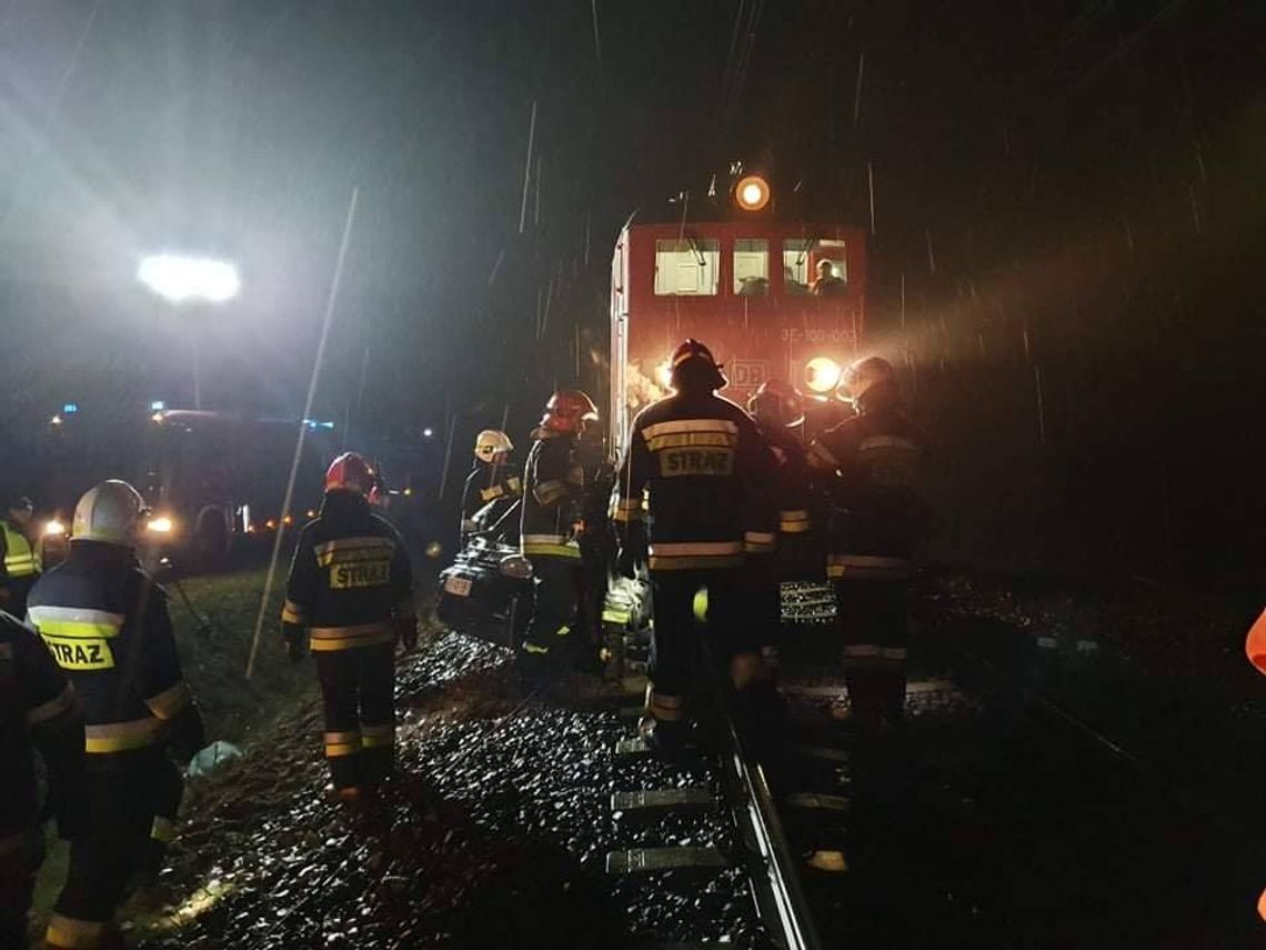 Wjechał pod lokomotywę. Zginął na miejscu. 