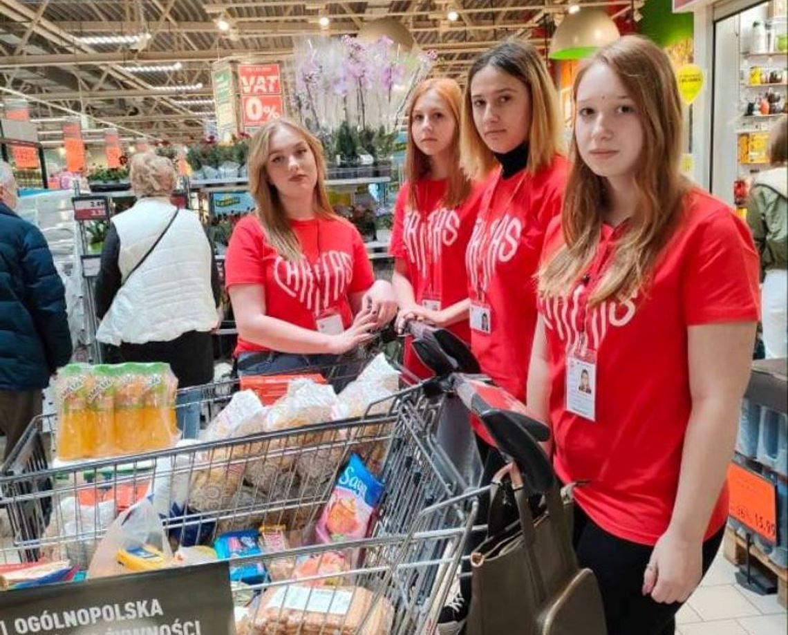 Wolontariusze Caritas staną w wybranych sklepach. Napełnijmy im koszyk