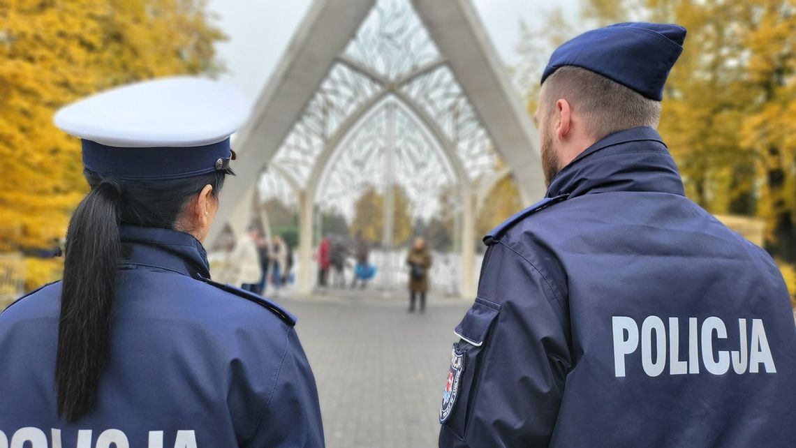 Wszystkich Świętych. Na drogach i w okolicach cmentarzy będzie więcej policjantów