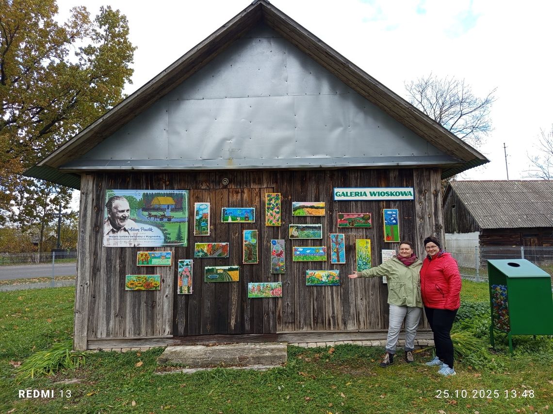 drewniana stodoła, otwarcie Galerii Wioskowej w Wygnance, 26 października 2025