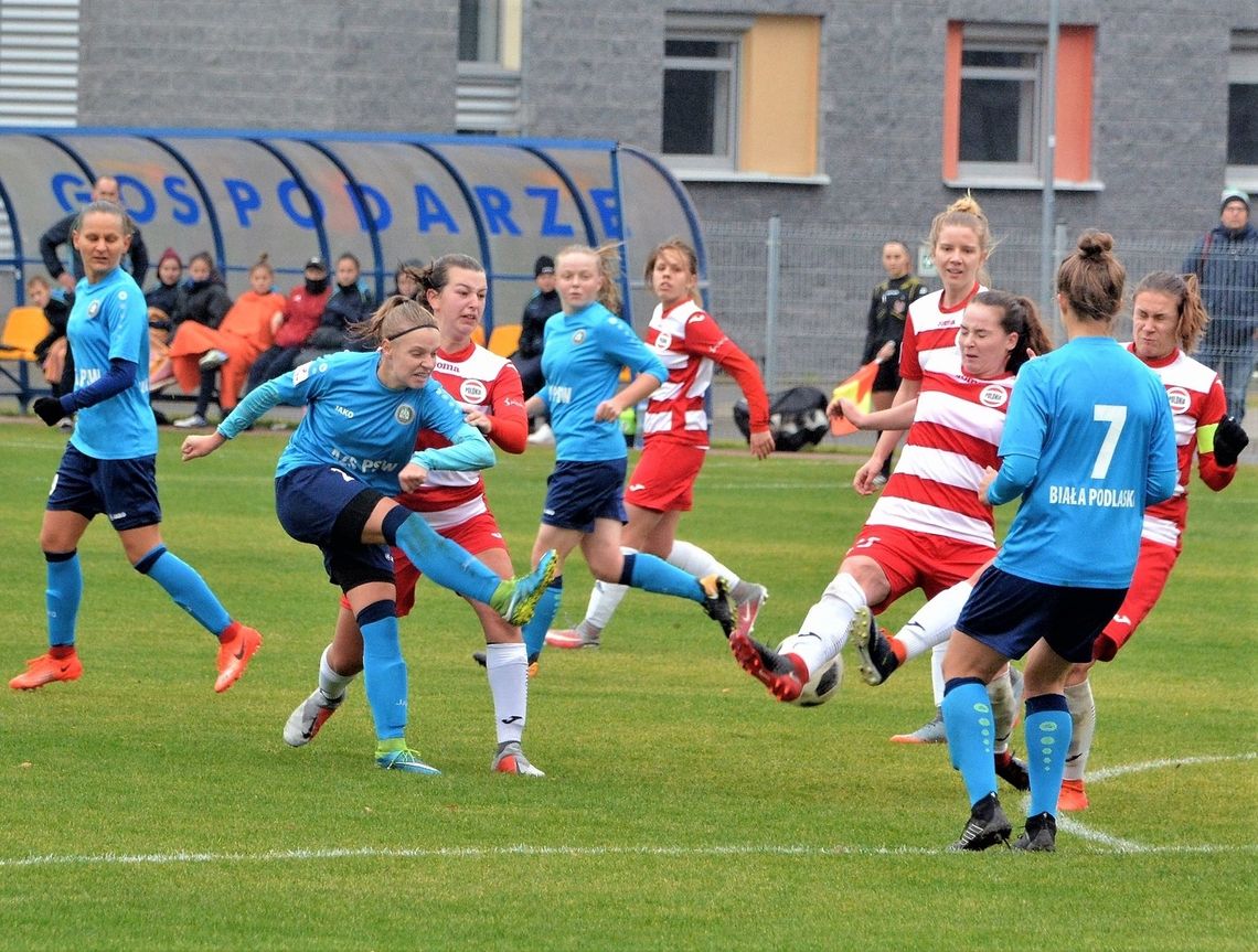 Wygrana piłkarek na koniec rundy [GALERIA]