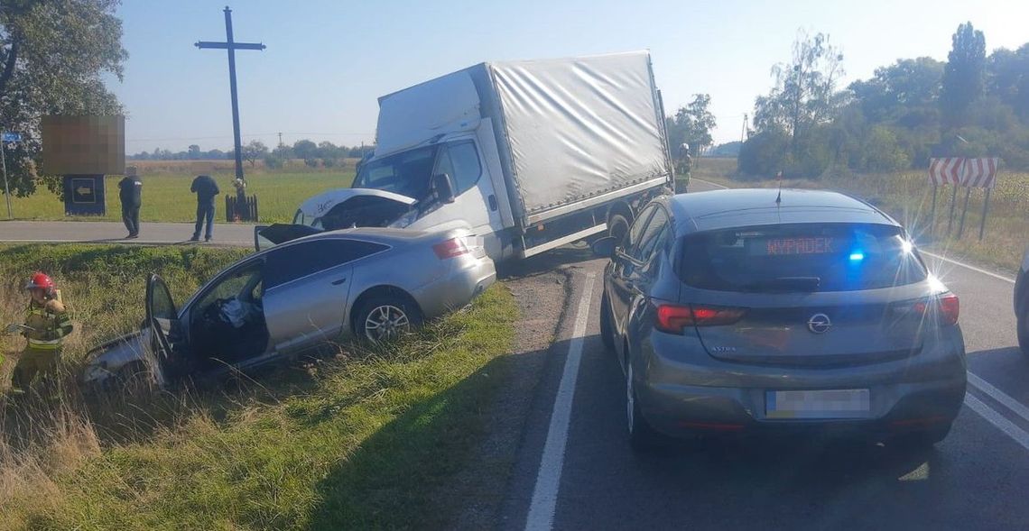 Wypadek na krajowej 63. Kierowca był pijany. 3 osoby trafiły do szpitala