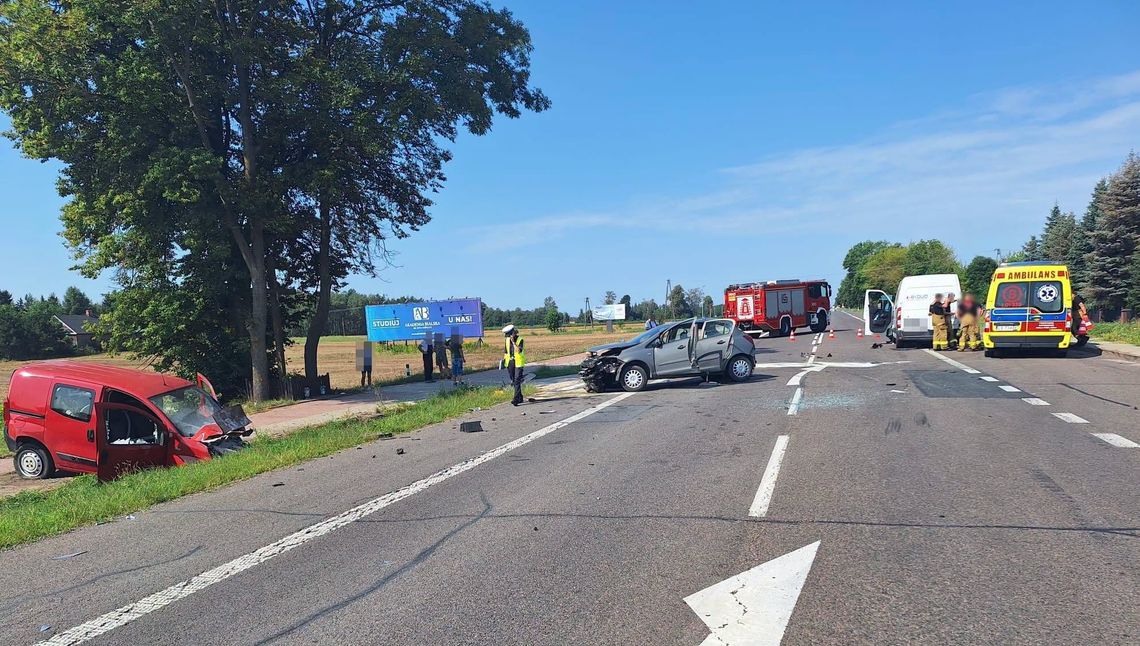 Wypadek na trasie Biała Podlaska – Międzyrzec Podlaski. Droga zablokowana Wypadek na trasie Biała Podlaska – Międzyrzec Podlaski. Droga zablokowana