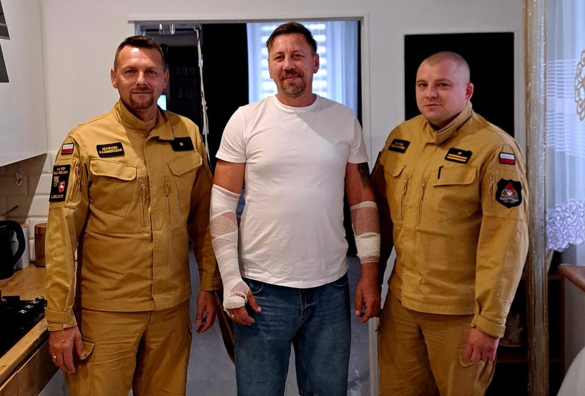 Prawdziwy bohater. Uratował kierowcę z płonącej kabiny