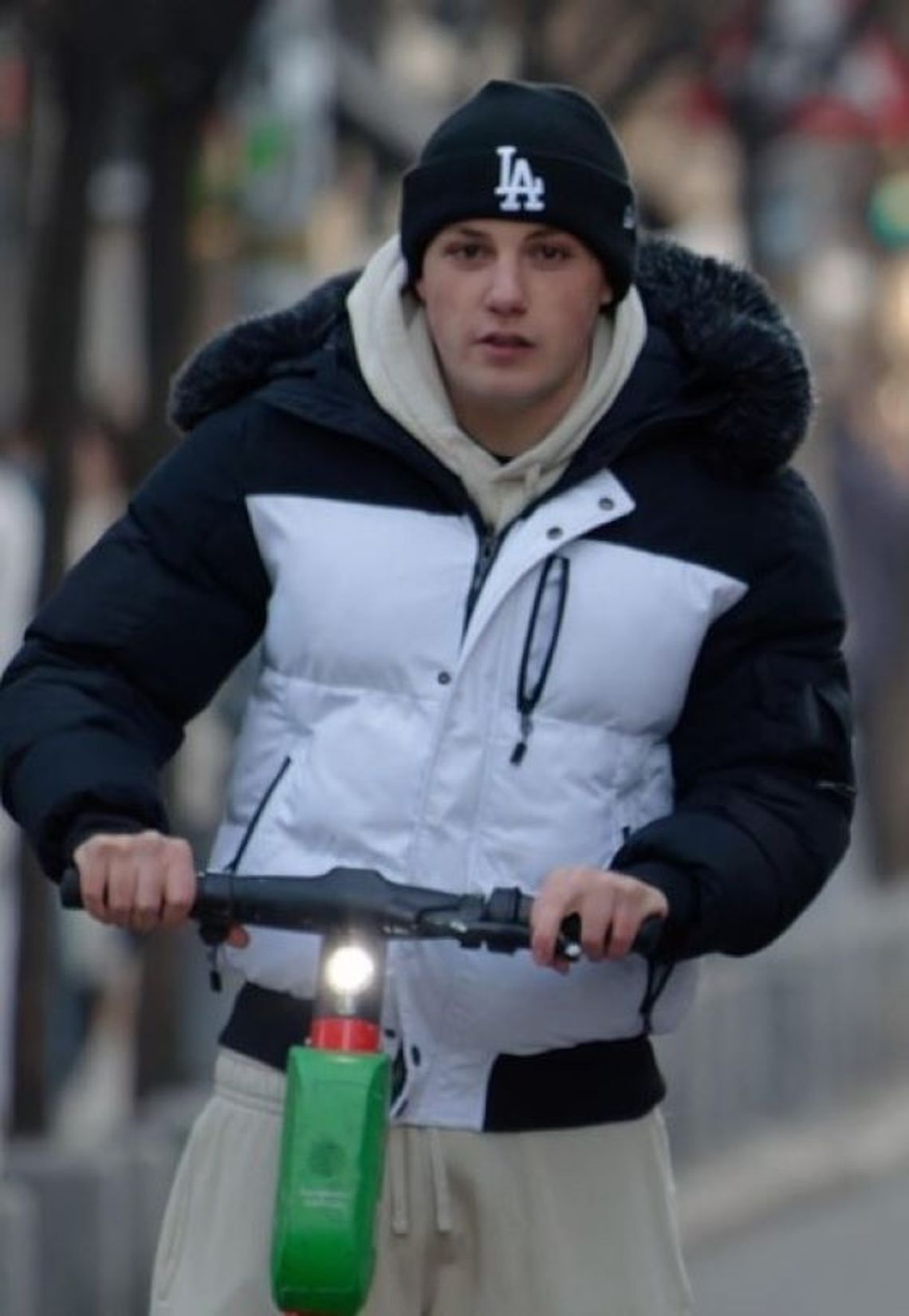 Łuków. Wywrócili się na hulajnodze. Wezwano LPR