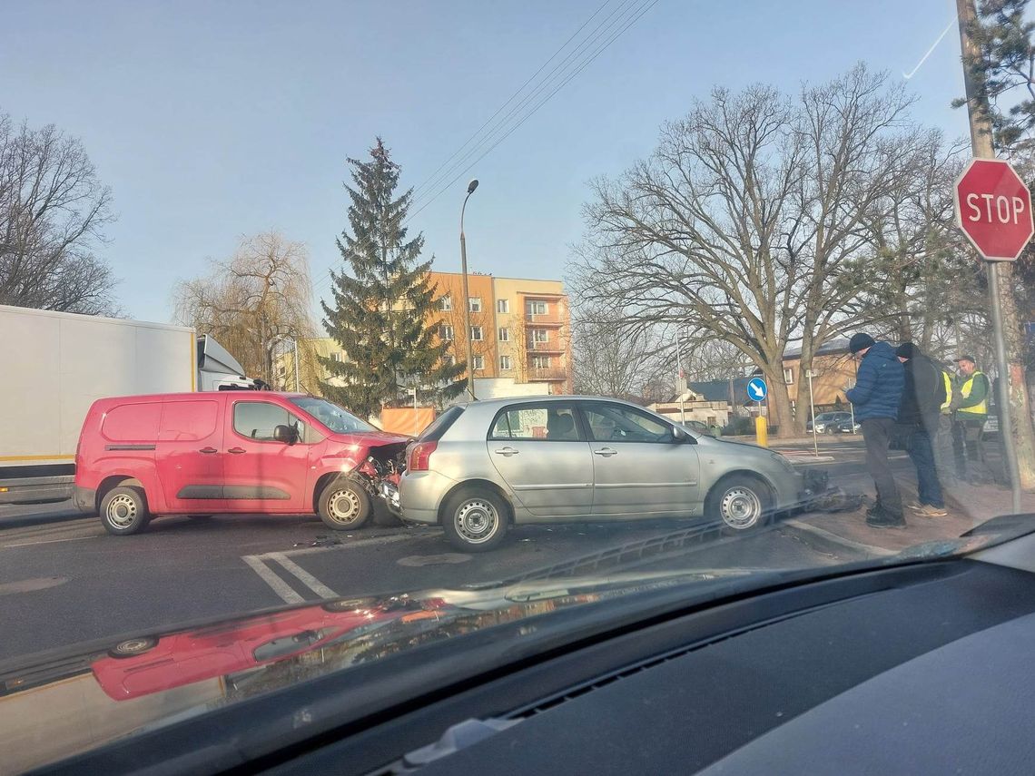 Z ostatniej chwili! Kolizja na skrzyżowaniu w Białej Podlaskiej