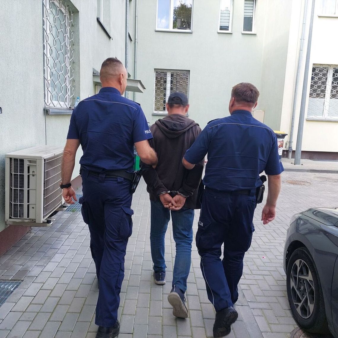 Zabrał auto znajomemu. Miał ponad 3 promile i brak prawa jazdy Zabrał auto znajomemu. Miał ponad 3 promile i brak prawa jazdy