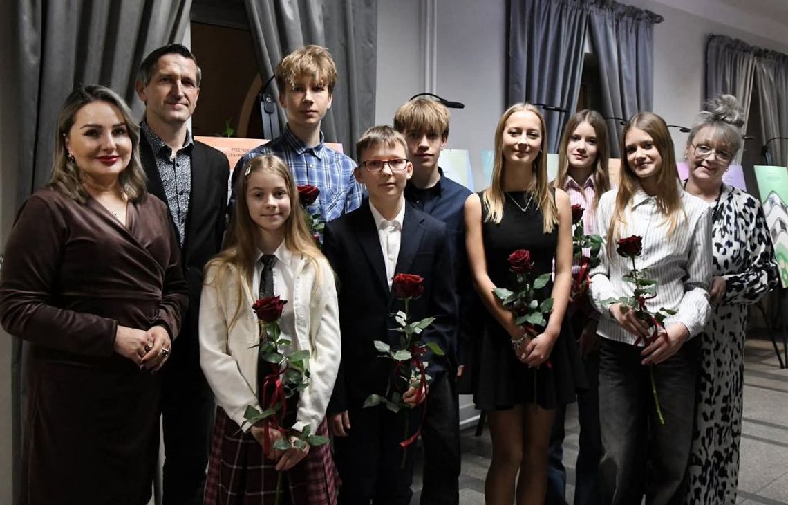 wychowankowie pracowni Piksel, wernisaż wystawy