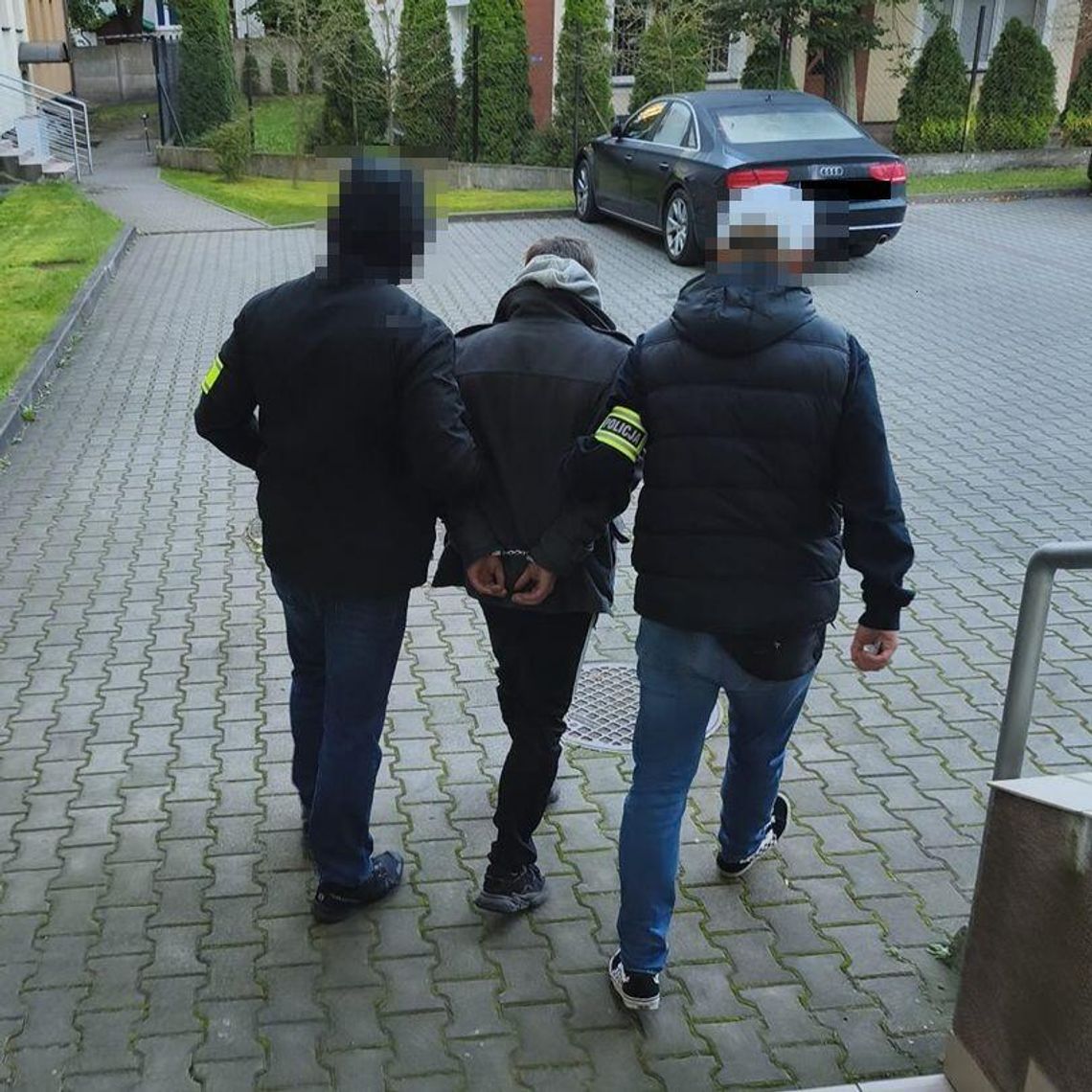 Zawiadomił, że w szkole jest bomba. Jest już w rękach policji Zawiadomił, że w szkole jest bomba. Jest już w rękach policji