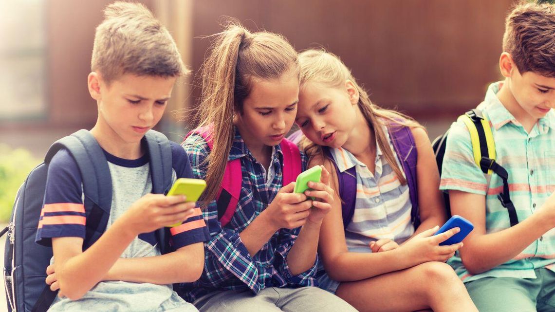 Zakaz smartfonów w szkołach. MEN szykuje nowe przepisy