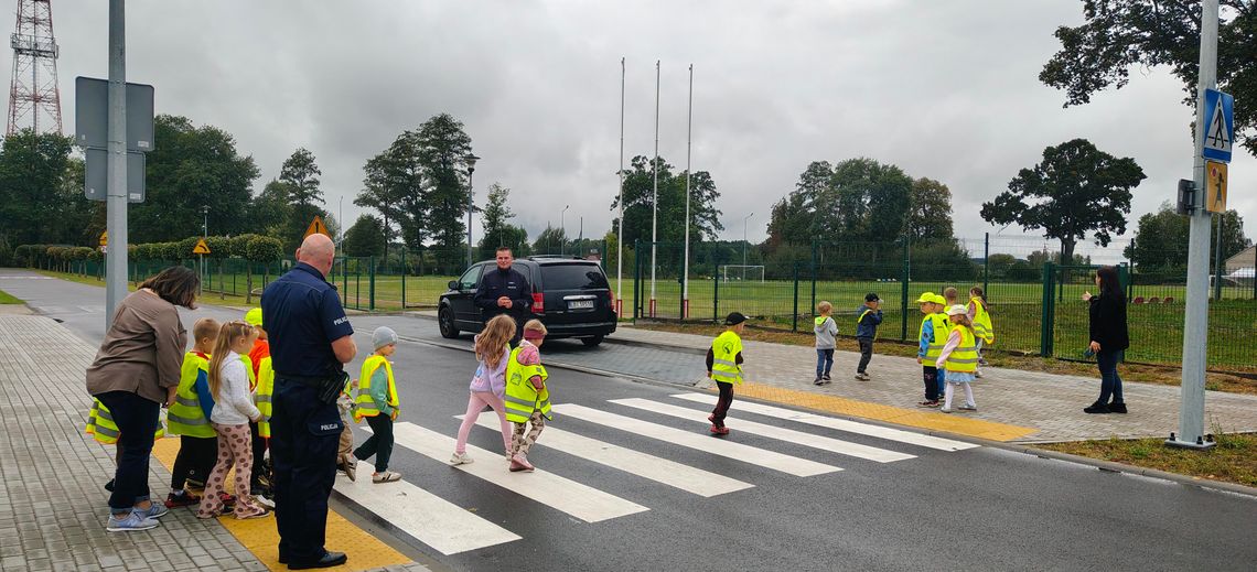Zalesie. Policjanci dali najmłodszym cenną lekcję Zalesie. Policjanci dali najmłodszym cenną lekcję