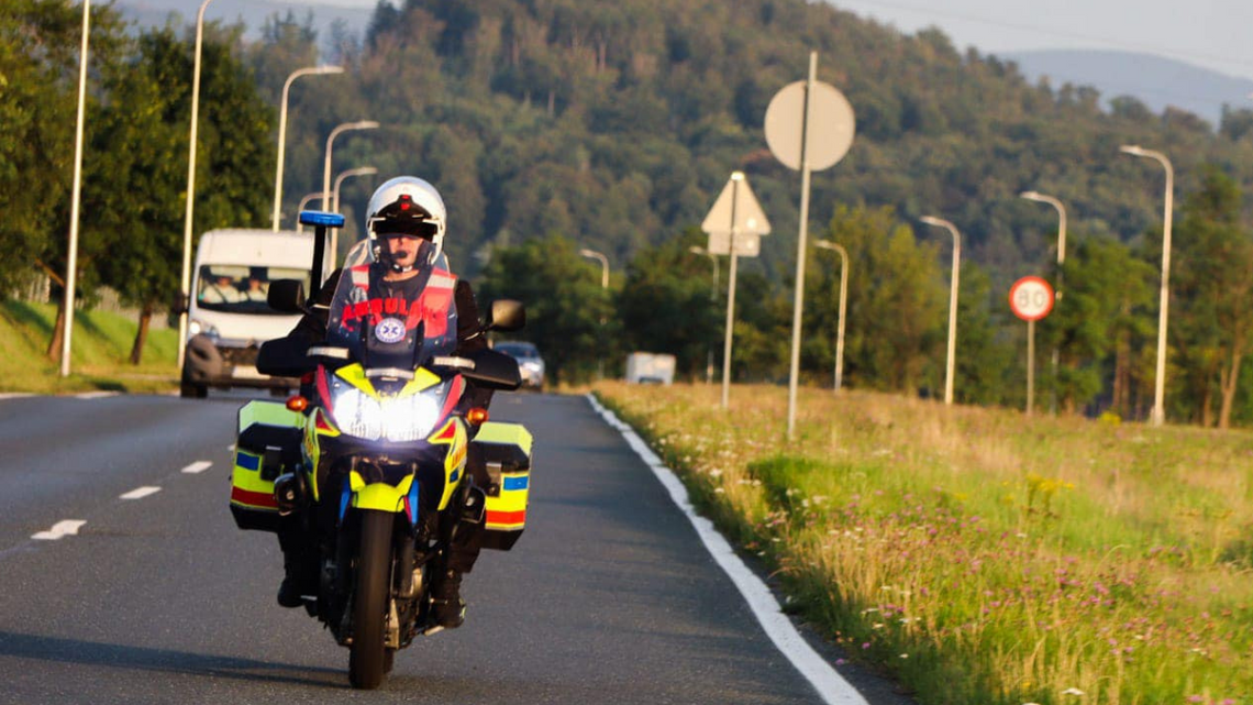 Zamiast karetką, ratownik wyjedzie do pacjenta na motocyklu. Zmiany w pogotowiu