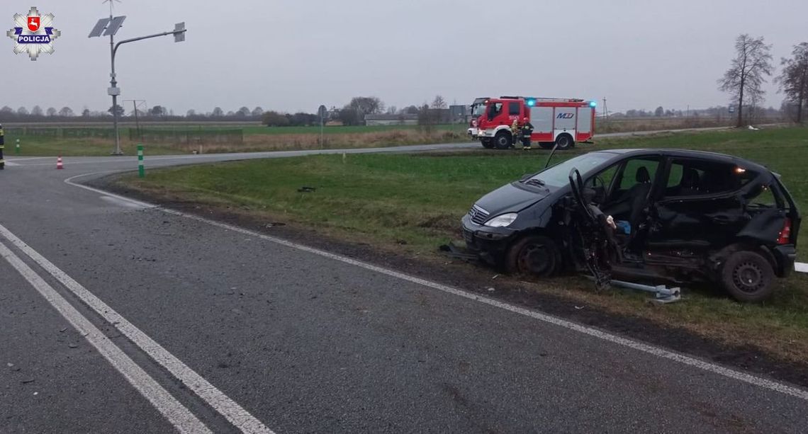 Zderzenie dwóch samochodów w Bezwoli. Jedna osoba nie żyje