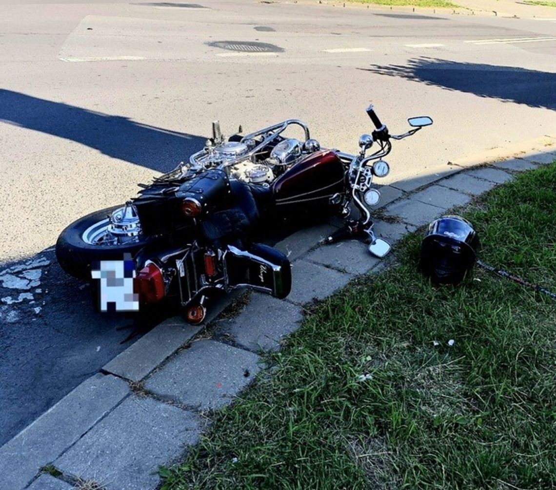 Zderzenie osobówki z motocyklem