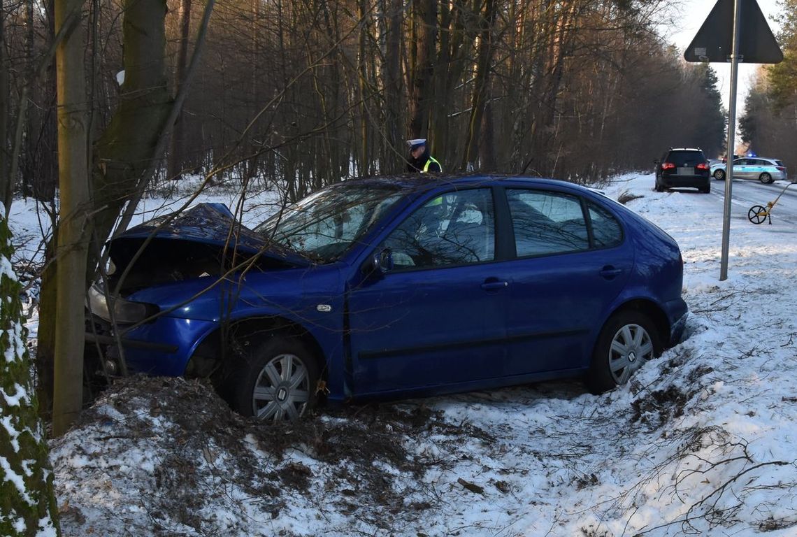 Zima przyczyną dwóch wypadków na łukowskich drogach