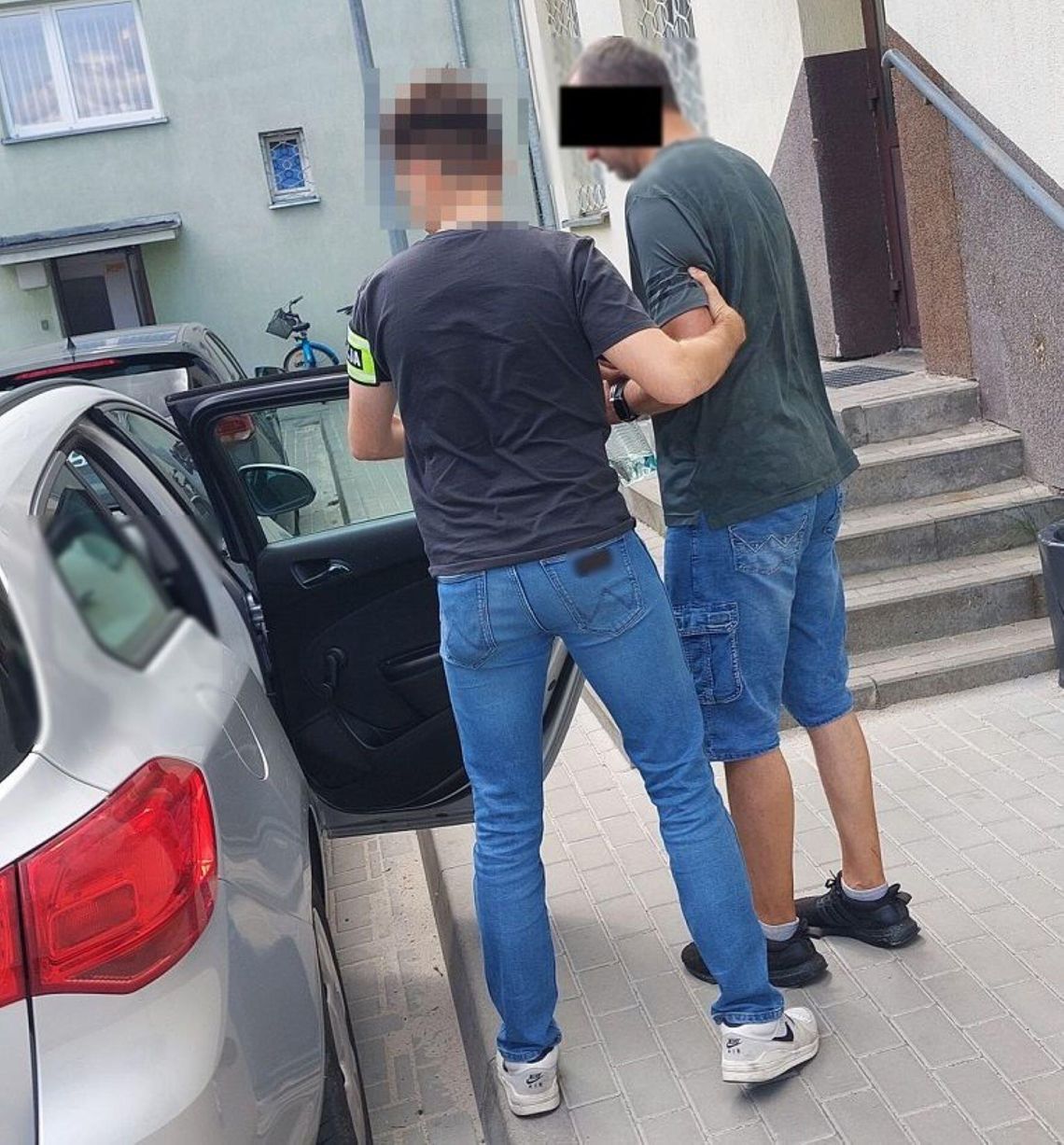 Złodziej nosił nożyce na szyi. Wpadł dzięki czujności policjanta na urlopie [ZDJĘCIA]