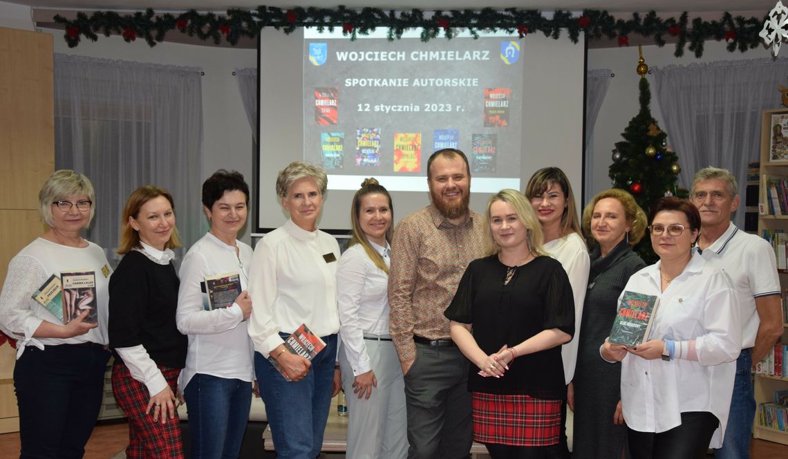 Znany autor kryminałów był gościem gminnej bibliotece