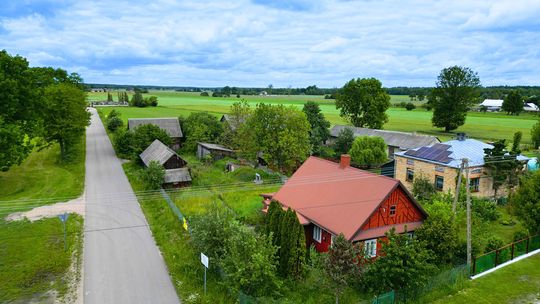 Dom + budynki gospodarcze – Korczówka, gm. Łomazy Dom + budynki gospodarcze – Korczówka, gm. Łomazy