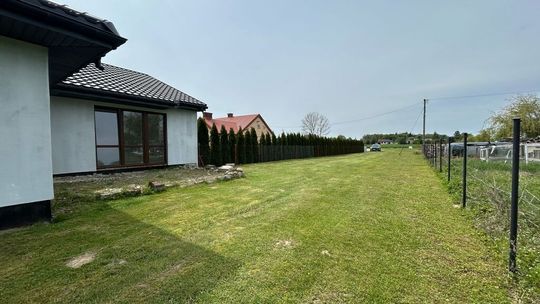 Dom w Milanowie – 104m² z garażem i działką 1230m2