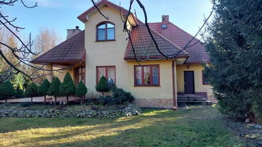 Duży dom w Chotyłowie w cichej okolicy