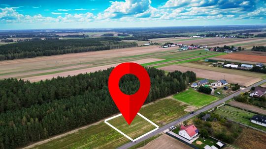 Działka budowlana w otoczeniu lasu