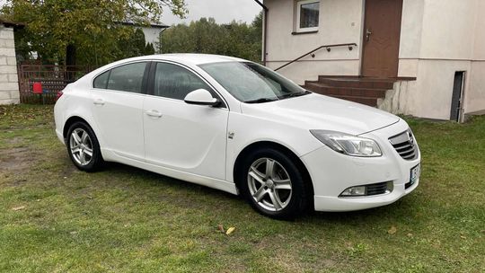 opel insygnia 2010r benzyna