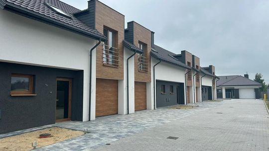 OSTATNI DOM w nowoczesnej zabudowie szeregowej