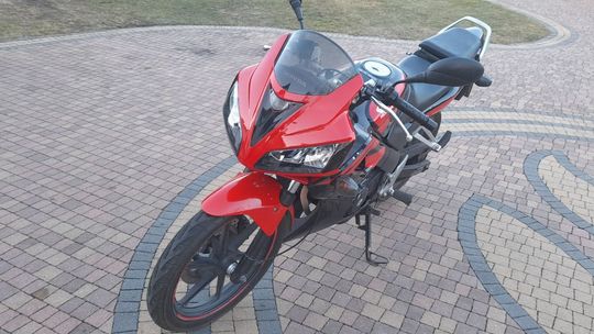 Sprzedam Honda CBR 125 rocznik 2009