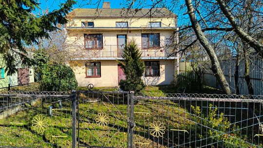 Tani piętrowy dom - Siedlisko Próchenki