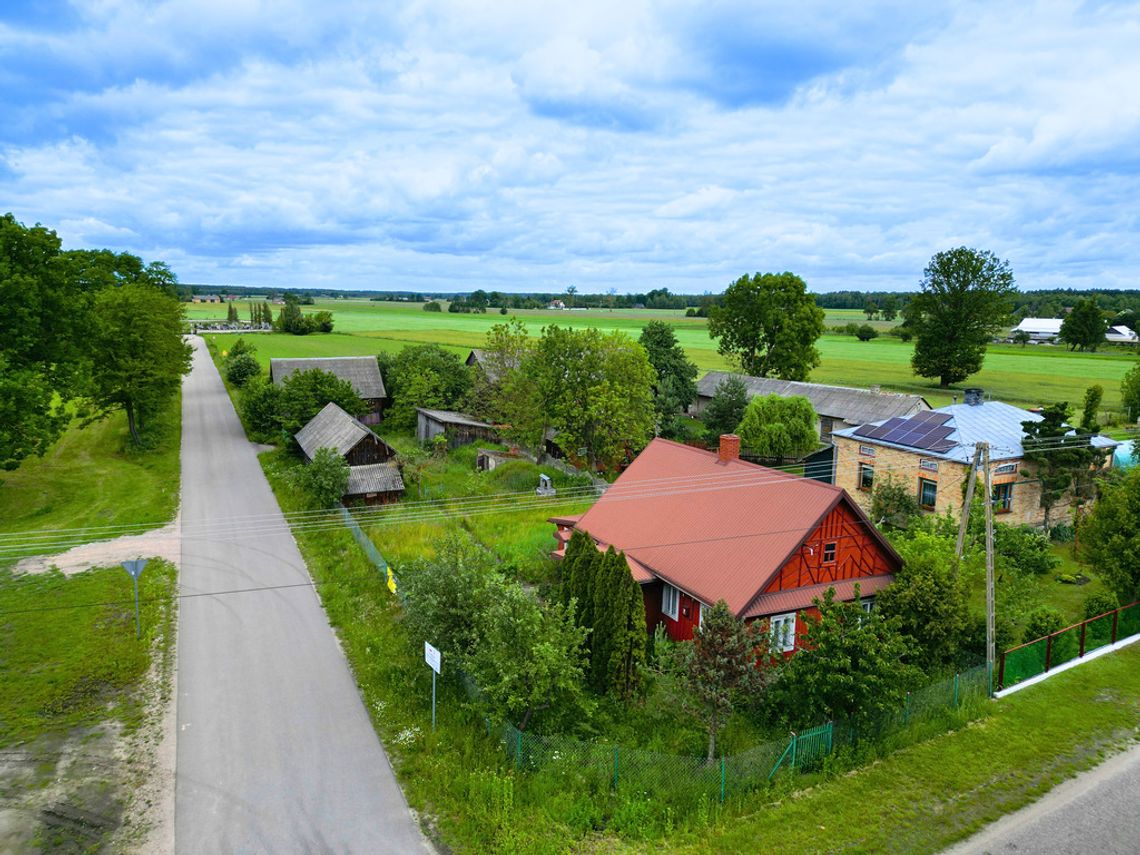 Dom + budynki gospodarcze – Korczówka, gm. Łomazy