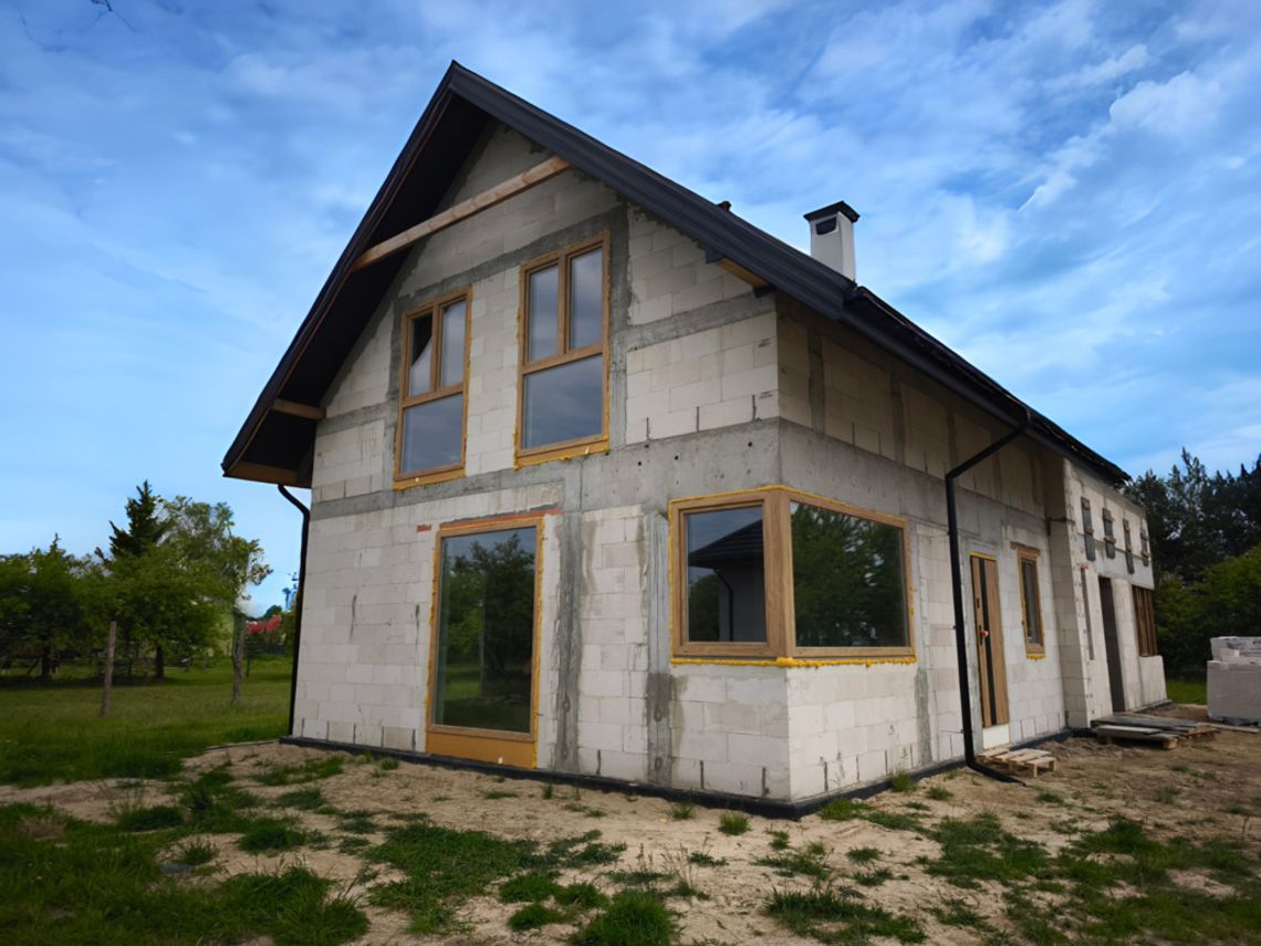 Dom w zabudowie bliźniaczej w Kaliłowie