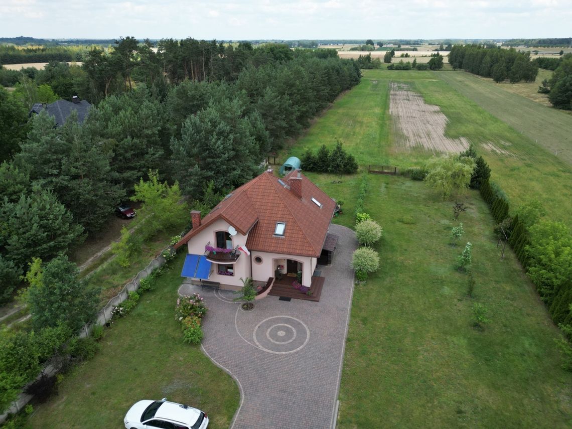 Dom z dużą działką w Rakowiskach