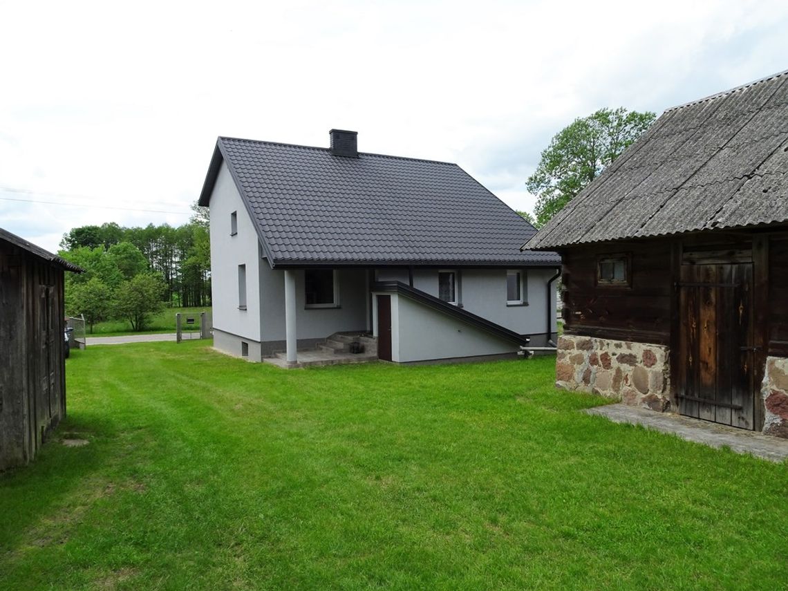 Dom z dużą działką we wsi Krasna na Mazowszu Dom z dużą działką we wsi Krasna na Mazowszu