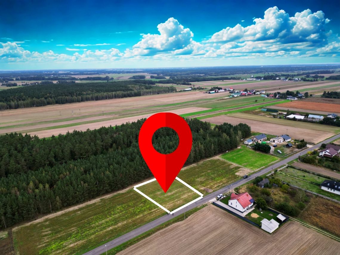 Działka budowlana w otoczeniu lasu