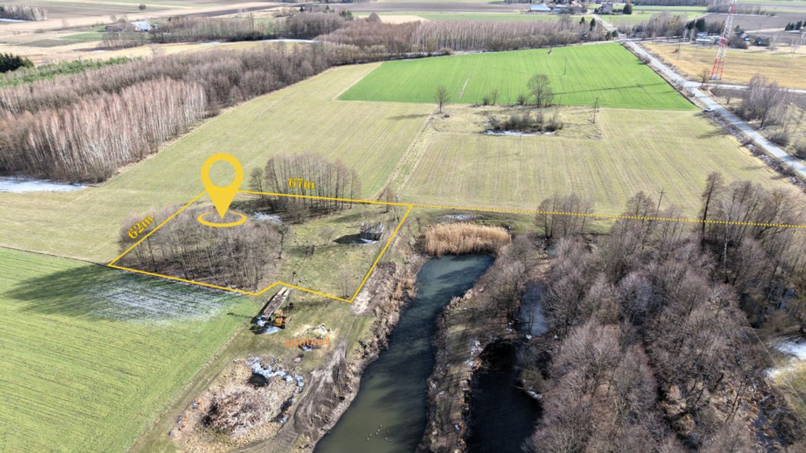 Działka siedliskowa z małym domkiem w Dobromyślu