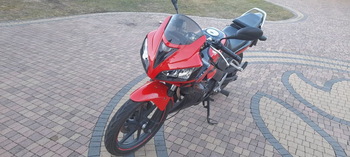 Sprzedam Honda CBR 125 rocznik 2009 Sprzedam Honda CBR 125 rocznik 2009